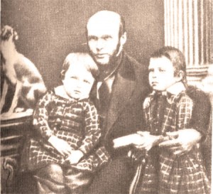 Фотография Пирогова с сыновьями