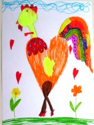 Разноцветный петух с туловищем в форме сердца — детский рисунок