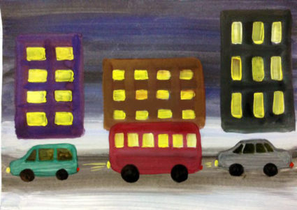 Рисунок «Автобус на улице вечернего города»: небо, дорога, здания с жёлтыми окнами, на дороге автобус и два авто