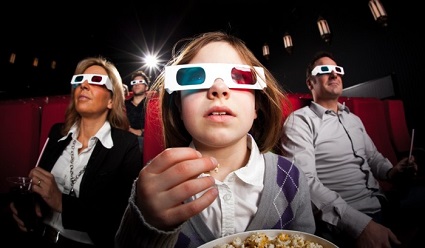 ребенок в кинотеатре, ребенок в 3D очках